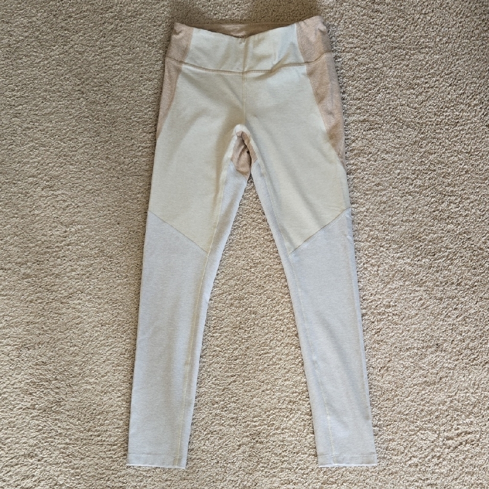Outdoor Voices Cream and Tan 7/8 Leggings Small